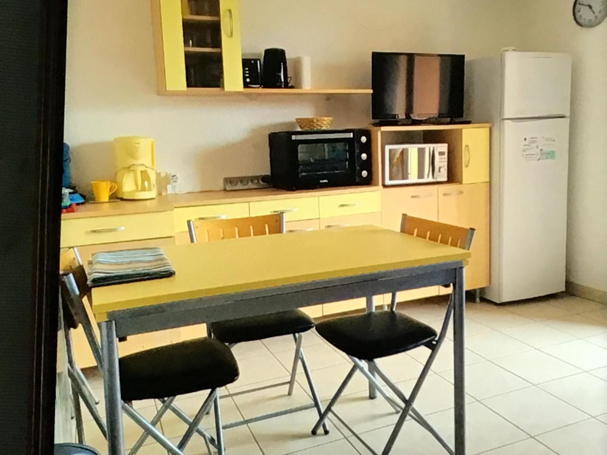 Appart De Vacances Saint-Pierre-la-Mer  Extérieur photo